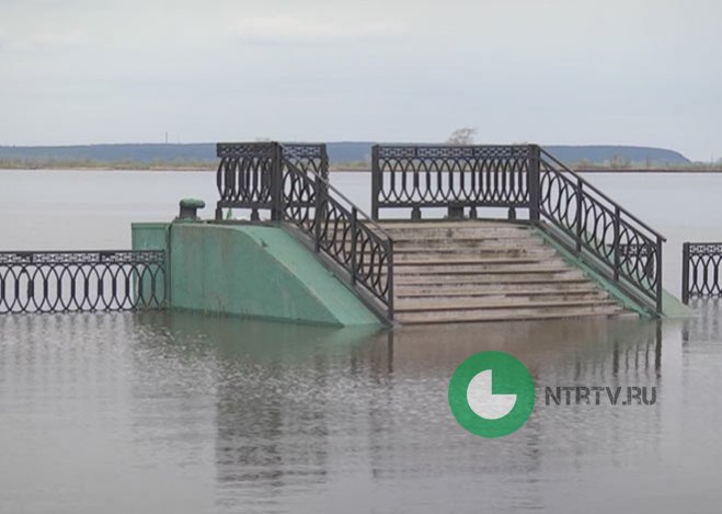 В Нижнекамске затопило пристань