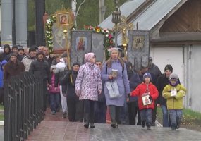 Нижнекамские верующие прошли крестным ходом от Афанасово до Красного Ключа