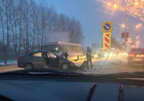 В Нижнекамске утро началось с огромной пробки и многочисленных ДТП