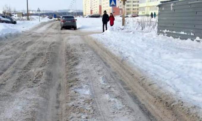 Нижнекамцы жалуются в «Народный контроль» на глубокую колею и горы снега, мешающие обзору