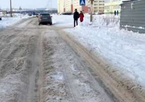 Нижнекамцы жалуются в «Народный контроль» на глубокую колею и горы снега, мешающие обзору