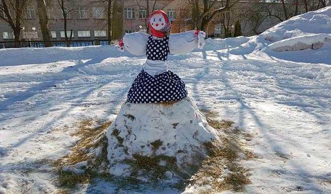 Нижнекамские школьники проводили Масленицу