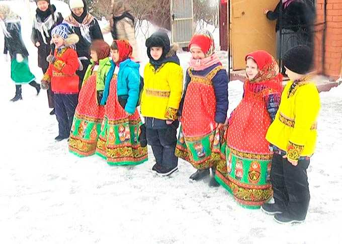 Нижнекамцев угостили казачьей ухой на проводах Масленицы