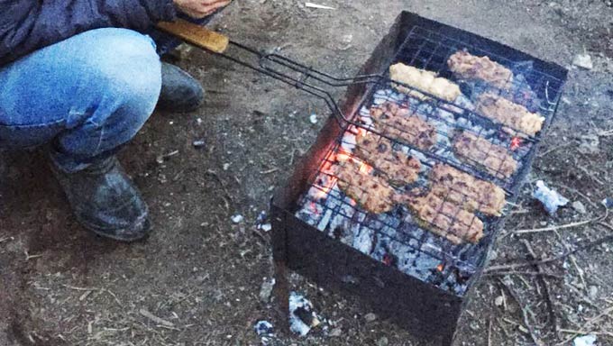 В МЧС рассказали, как готовить шашлык и разводить костёр на даче, чтобы не получить штраф