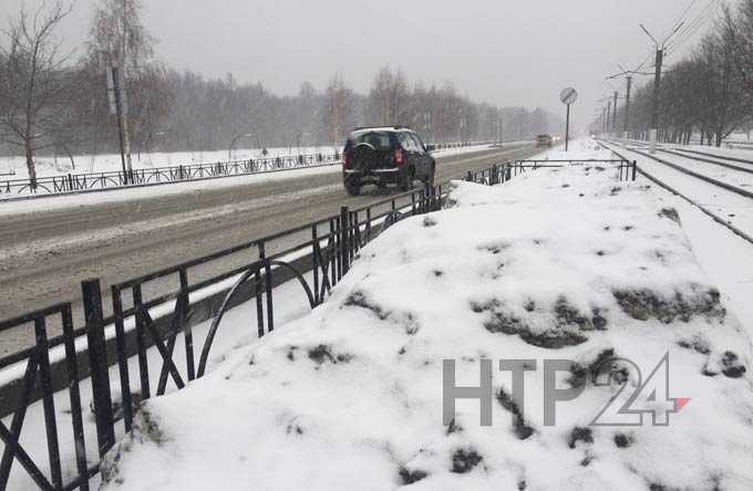 Татарстанцев предупредили о сильном ветре, метели и гололедице