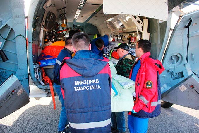 Трое пострадавших во время пожара на заводе в Нижнекамске отправлены на лечение в Уфу