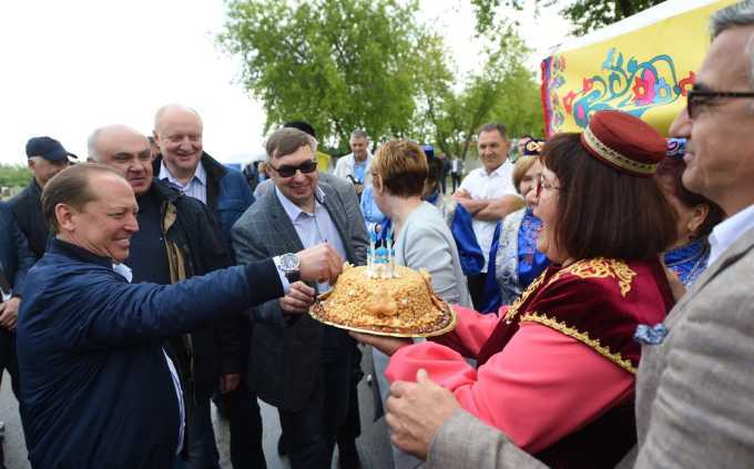 В Новосибирске стартовал федеральный Сабантуй, одним из организаторов которого выступил Нижнекамск