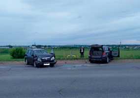 Под Нижнекамском в ДТП на "убитой" дороге пострадали два водителя