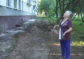 В Нижнекамске женщина заперлась в квартире, чтобы спасти от разрушения свой балкон