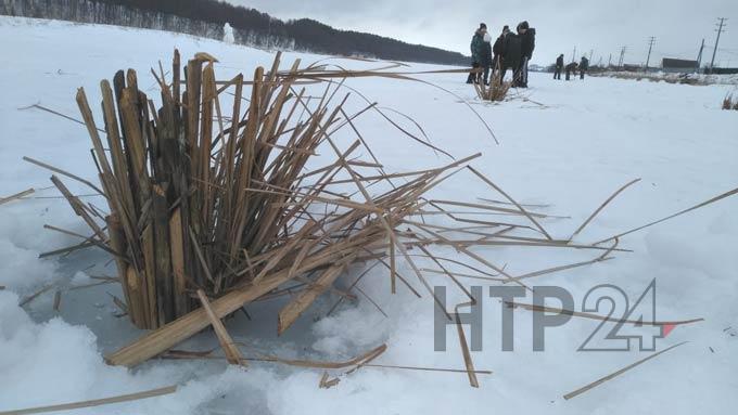 На озере Каракуль под Нижнекамском пробурили 200 лунок, чтобы спасти рыбу