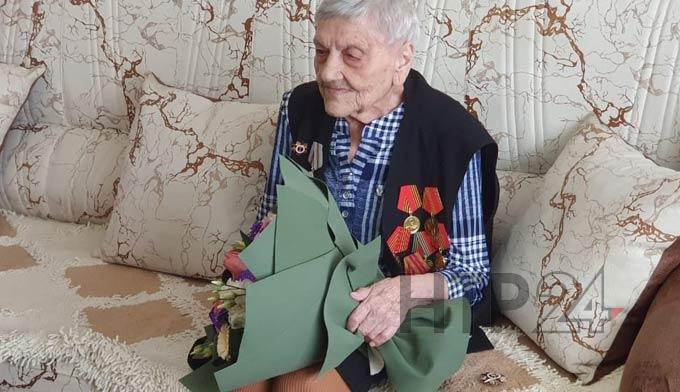 «Дай патрон – фашиста уничтожу»: в Нижнекамске ветеран войны отметила 96-летие