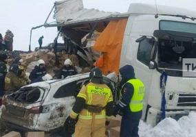 В Татарстане фура смяла легковушку, погибли двое нижнекамцев