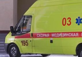 В Татарстане спасатели помогли мужчине, который упал на козырек подъезда