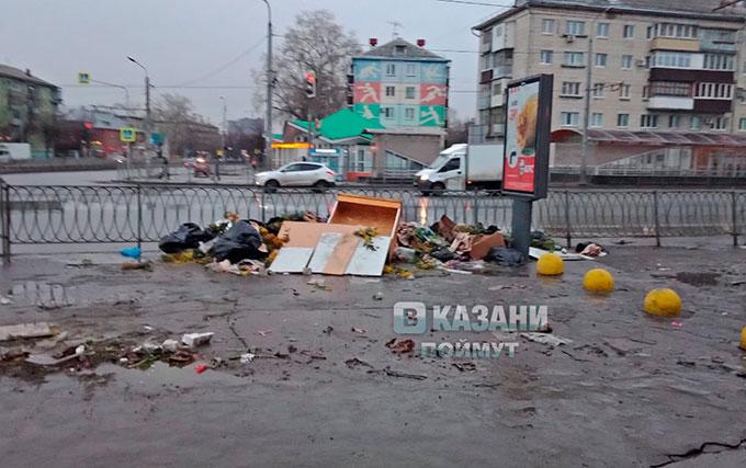 Местные жители возмутились свалкой, которую оставили торговцы цветами