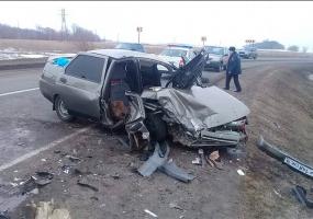 В Татарстане водитель легковушки на большой скорости выехал на «встречку», пострадали три человека