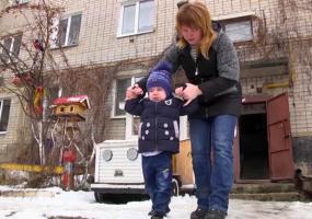 Нижнекамцы могут помочь встать на ноги мальчику с «хрустальной болезнью»