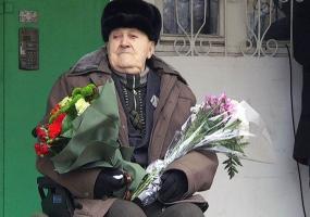 Отметивший 94-летие нижнекамский ветеран Великой Отечественной войны болеет за «Ак Барс»