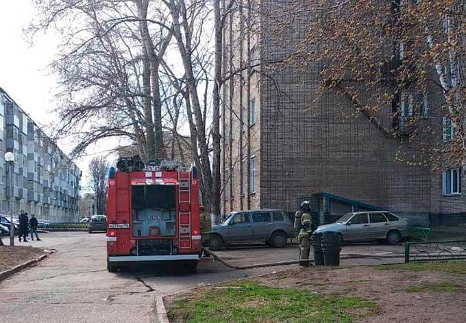 В Набережных Челнах во время пожара из многоэтажки спаслись шестеро детей