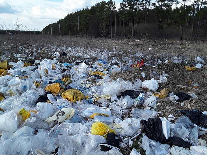 В Нижнекамском районе нашли свалку на площади 250 кв. метров