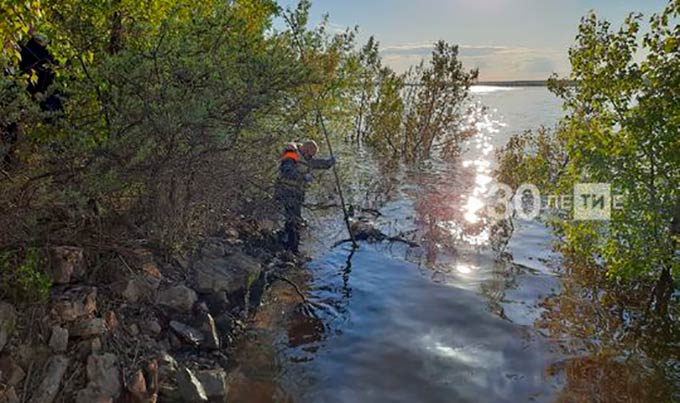 Спасатели достали из воды у Нижнекамской ГЭС тело утонувшей женщины