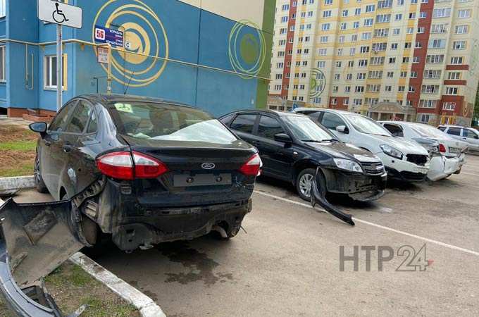 «Денег много, уверенная в себе» - в Нижнекамске пьяная бизнесвумен протаранила 4 автомобиля