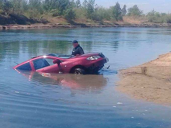 Трёхлетний мальчик случайно утопил машину с людьми