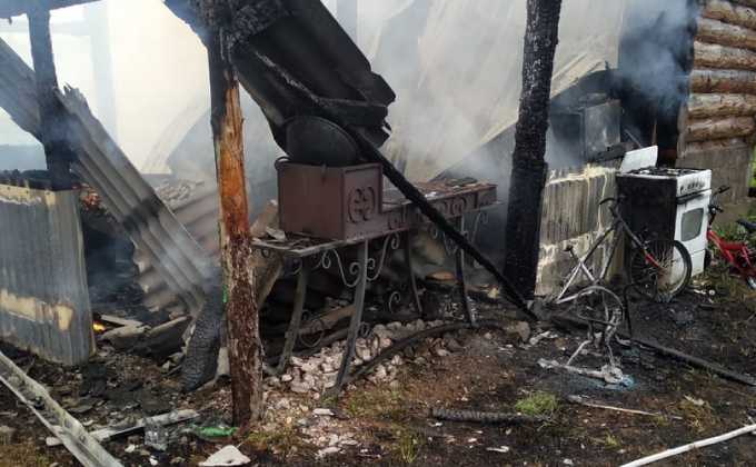 На пожаре в Татарстане погибла супружеская пара