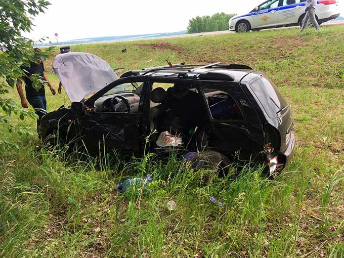 На трассе под Нижнекамском легковушка вылетела в кювет