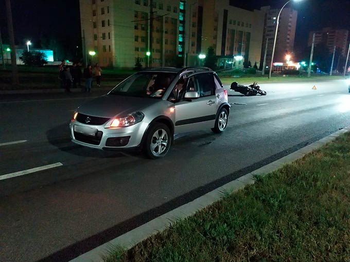 В Татарстане водитель «Suzuki SX4» не уступил дорогу и врезался в мотоциклиста