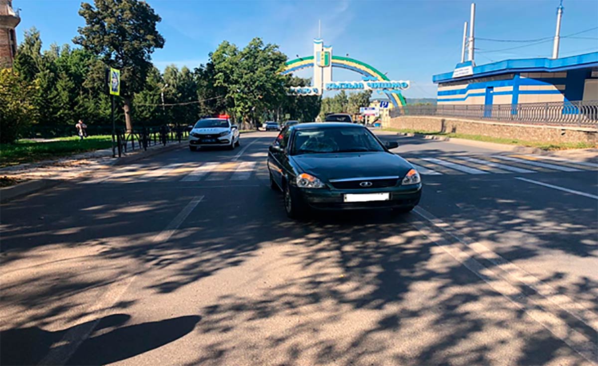 Водитель легковушки сбил бабушку в Нижнекамском районе, её увезли в больницу с травмами