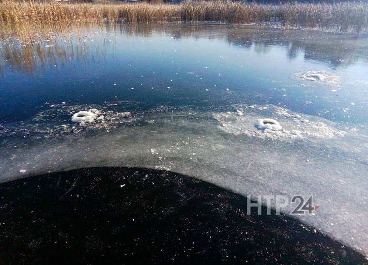 В Татарстане оштрафовали 16 рыбаков за выход на тонкий лёд