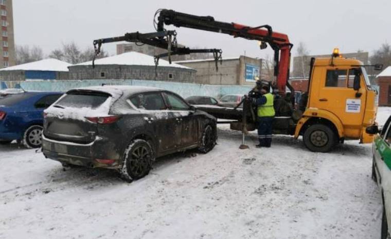 Нижнекамец не смог продать свою «Мазду» из-за большого долга по налогам