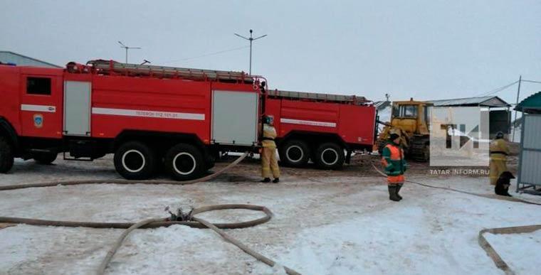 В Татарстане ликвидировали пожар на складе