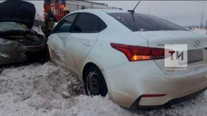 В результате аварии в Нижнекамском районе пострадали женщина и ребенок