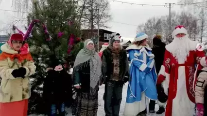 А в деревне Новый год!