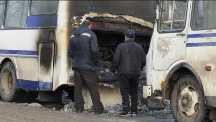 Около Нижнекамска на ходу загорелся вахтовый автобус