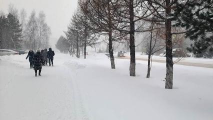 На Татарстан надвигается метель, водителей просят не выезжать на трассы