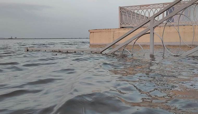 Вода на реке Кама около Нижнекамска продолжает подниматься