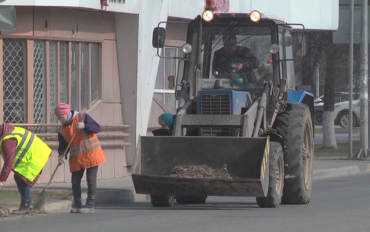 Нижнекамцев позвали на субботник