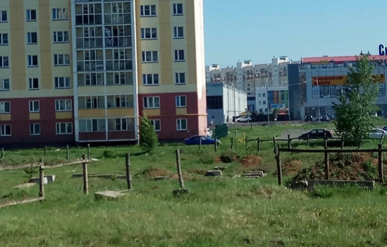 Нижнекамцы беспокоятся, что дети во дворе могут пораниться об гвозди