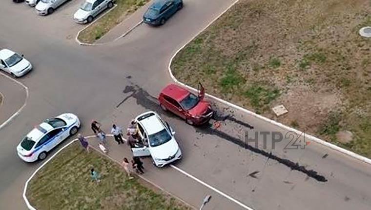 В Нижнекамске машина «Яндекс.Такси» попала в ДТП