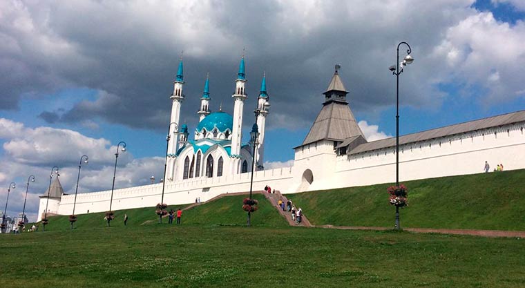 В Татарстане Борис Титов совмещает участие в форуме и межрегиональной конференции