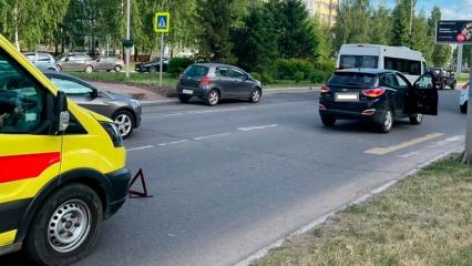 В Нижнекамске подросток на велосипеде попал под колеса черного кроссовера