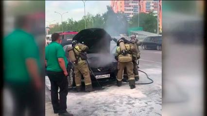 В Набережных Челнах на ходу загорелась иномарка