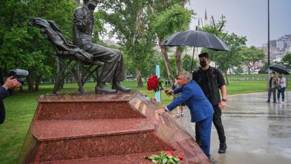 Президент Татарстана посетил в Стамбуле сквер им. Габдуллы Тукая