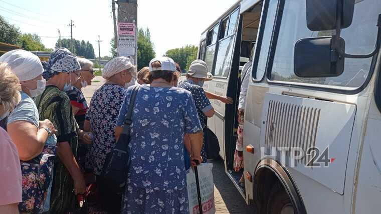 В тесноте и обиде: Нижнекамцы ездят на дачи в переполненных «ПАЗиках»