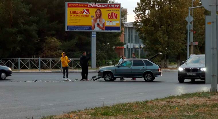 В Нижнекамске «поцеловались» машины российского автопрома