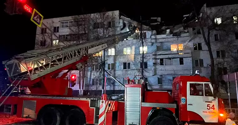 Спасатели достали из-под завалов дома в Набережных Челнах молодую девушку