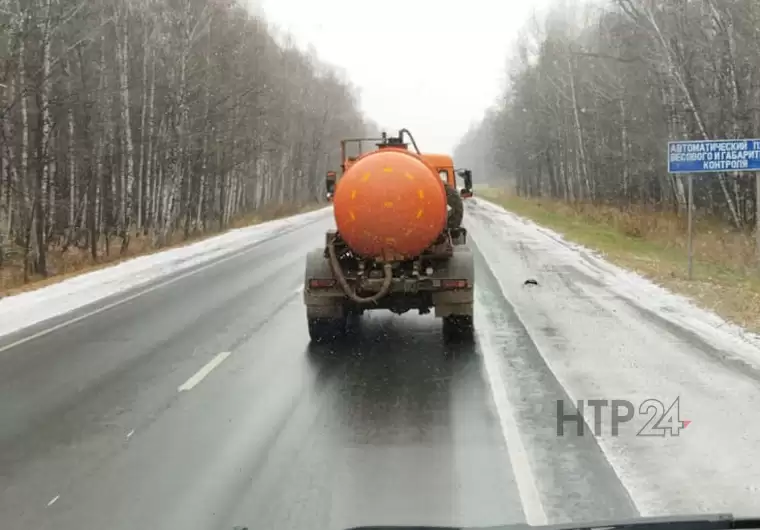 Нижнекамский водитель предупредил о метели на трассе