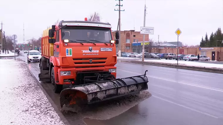 Нижнекамцам рассказали, как коммунальщики справляются с последствиями снегопада